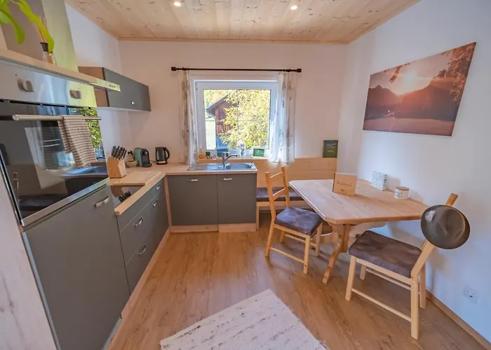 Seraphine Und Theresia Grundlsee