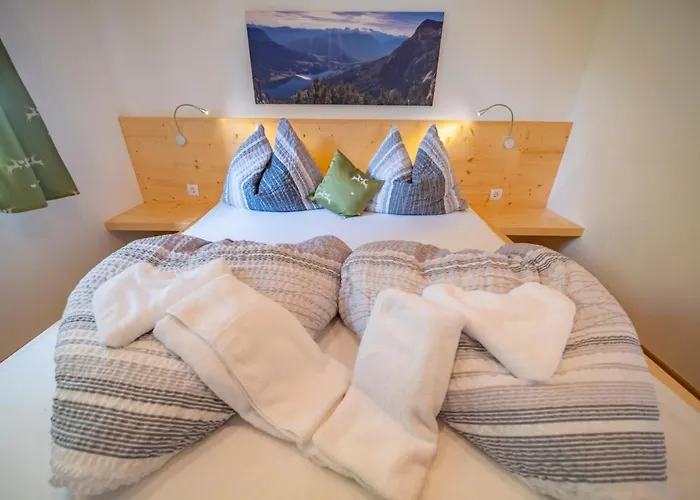 Seraphine Und Theresia Grundlsee